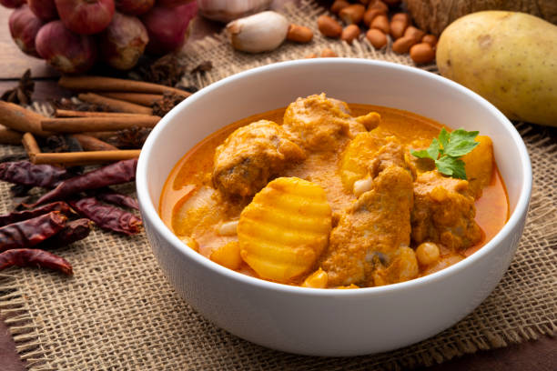 Guy Matsaman - ไก่และมันฝรั่ง ใน Massaman Curry